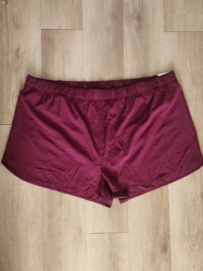 Old Navy Women's Burgundy Purple Athletic Shorts